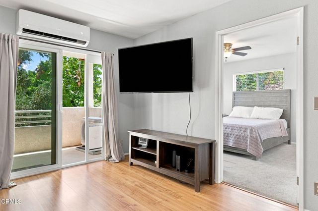 2533 Antonio Drive 101, Camarillo, CA 93010