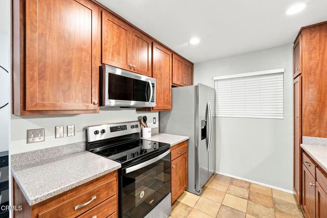 2533 Antonio Drive 101, Camarillo, CA 93010