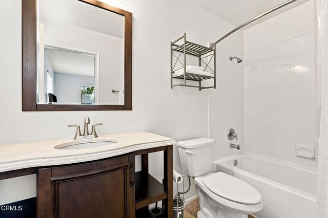 2533 Antonio Drive 101, Camarillo, CA 93010