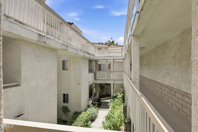 2533 Antonio Drive 101, Camarillo, CA 93010