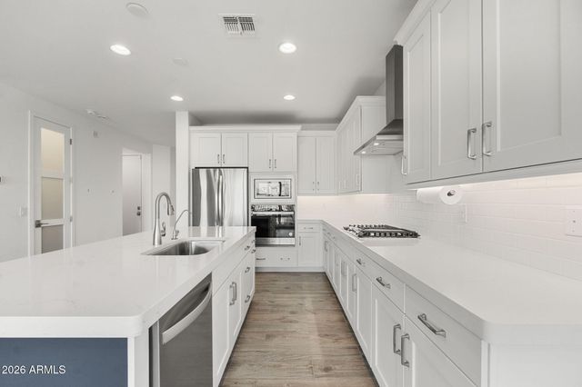 21349 N 58TH Street, Phoenix, AZ 85054