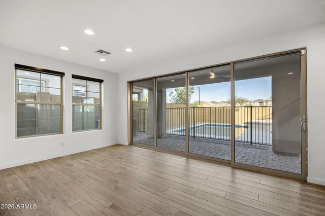 21349 N 58TH Street, Phoenix, AZ 85054