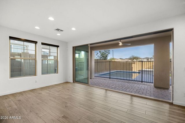 21349 N 58TH Street, Phoenix, AZ 85054