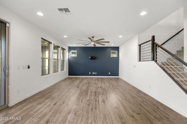 21349 N 58TH Street, Phoenix, AZ 85054