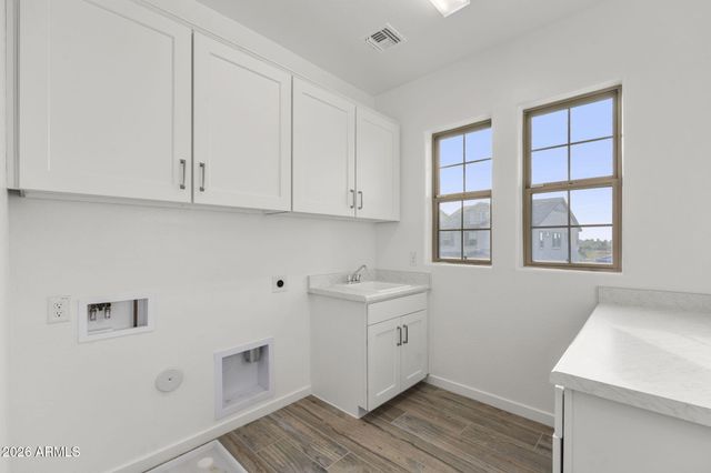 21349 N 58TH Street, Phoenix, AZ 85054