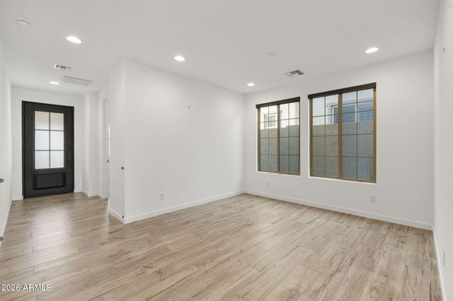 21349 N 58TH Street, Phoenix, AZ 85054