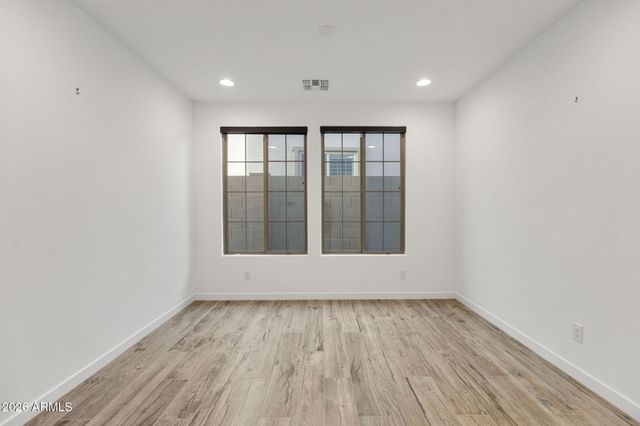 21349 N 58TH Street, Phoenix, AZ 85054