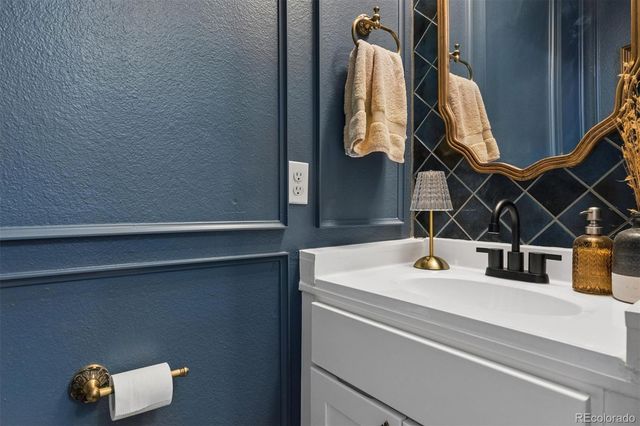 14201 E Hawaii Circle B, Aurora, CO 80012