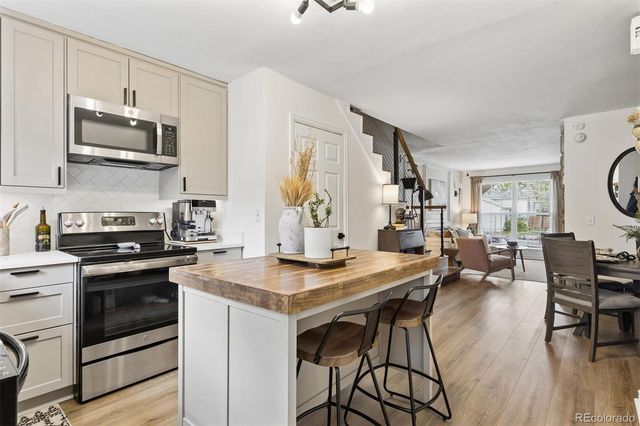 14201 E Hawaii Circle B, Aurora, CO 80012