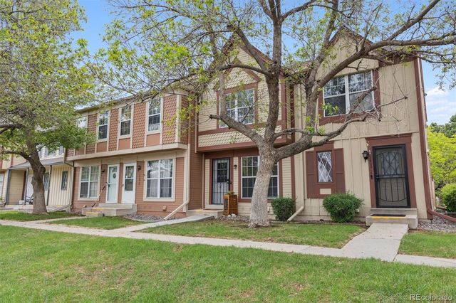 14201 E Hawaii Circle B, Aurora, CO 80012