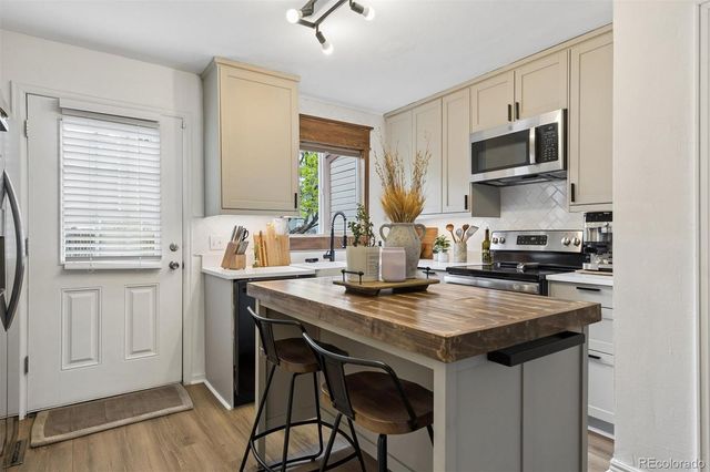 14201 E Hawaii Circle B, Aurora, CO 80012