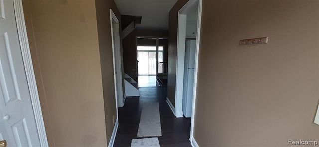 5089 Buckingham, Troy, MI 48098