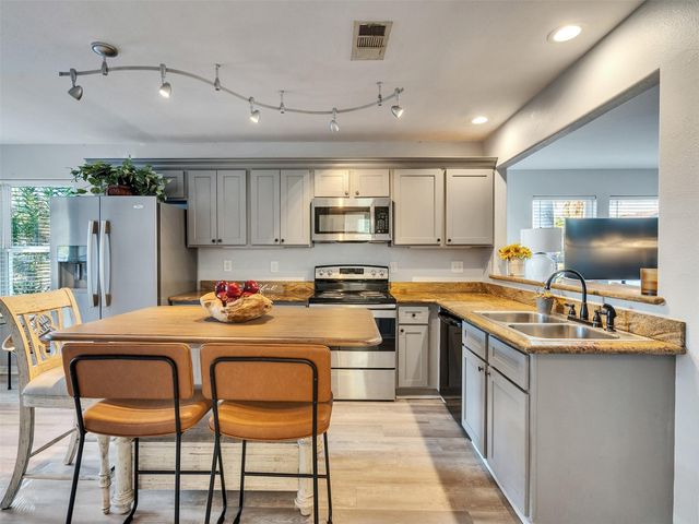 7121 Heards Lane, Galveston, TX 77551