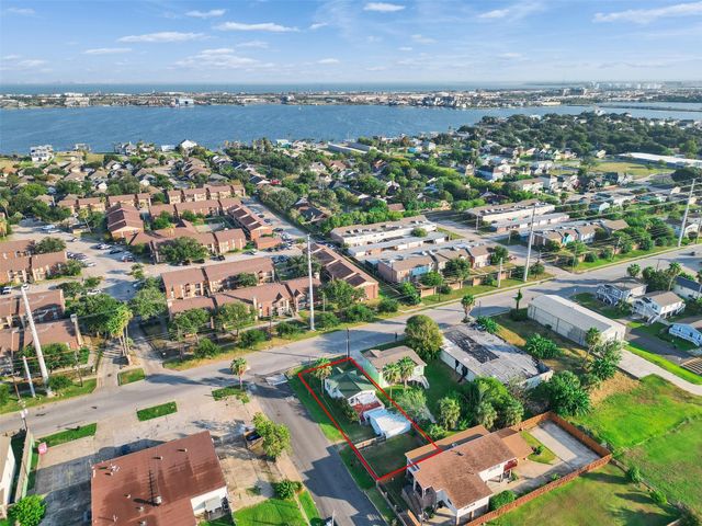 7121 Heards Lane, Galveston, TX 77551