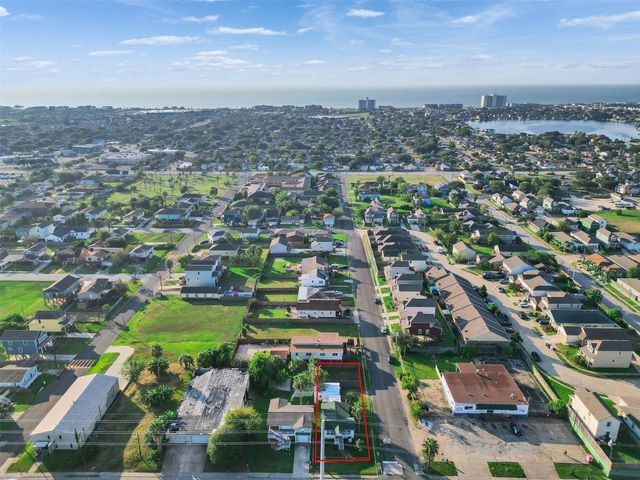 7121 Heards Lane, Galveston, TX 77551