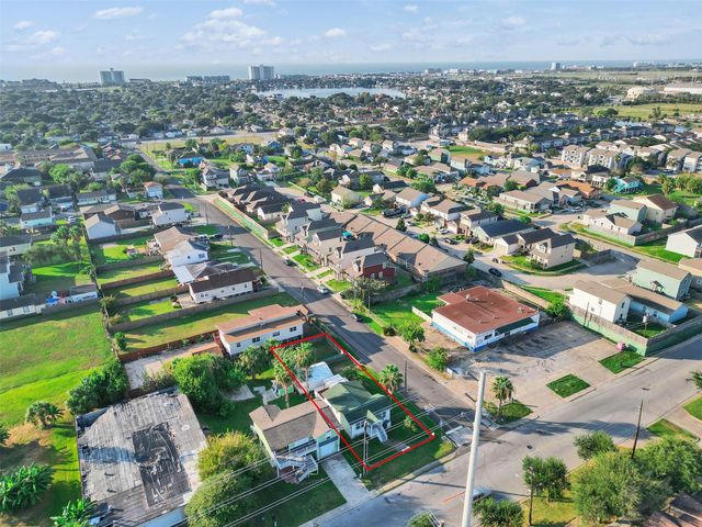 7121 Heards Lane, Galveston, TX 77551