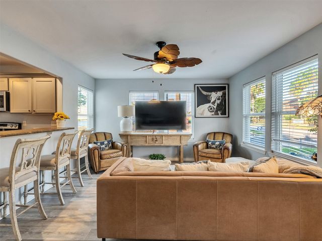 7121 Heards Lane, Galveston, TX 77551