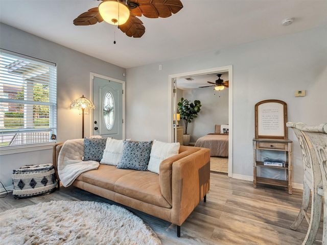 7121 Heards Lane, Galveston, TX 77551