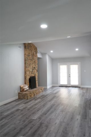 2902 Stratford Court, Arlington, TX 76015