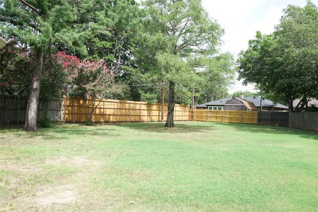 2902 Stratford Court, Arlington, TX 76015