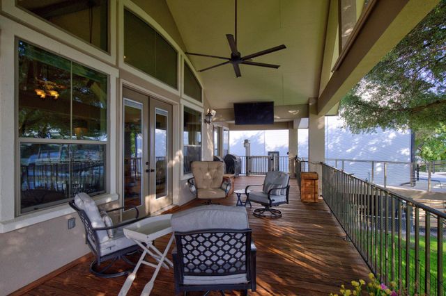 814 Scenic LOOP, Kingsland, TX 78639