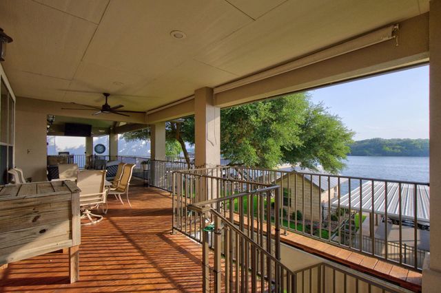 814 Scenic LOOP, Kingsland, TX 78639