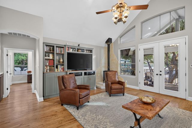814 Scenic LOOP, Kingsland, TX 78639