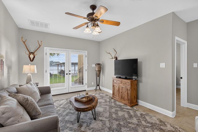814 Scenic LOOP, Kingsland, TX 78639