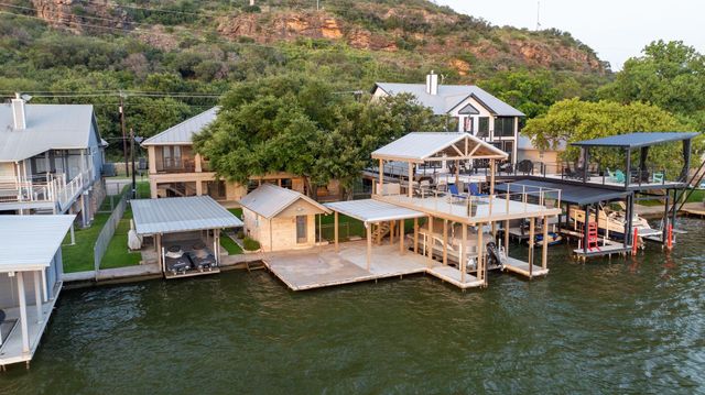 814 Scenic LOOP, Kingsland, TX 78639