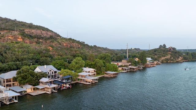 814 Scenic LOOP, Kingsland, TX 78639