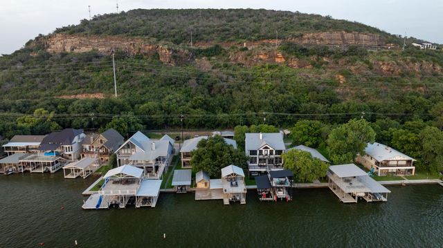 814 Scenic LOOP, Kingsland, TX 78639