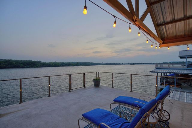 814 Scenic LOOP, Kingsland, TX 78639