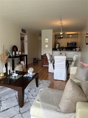 1225 NE 124th St 33A, North Miami, FL 33161