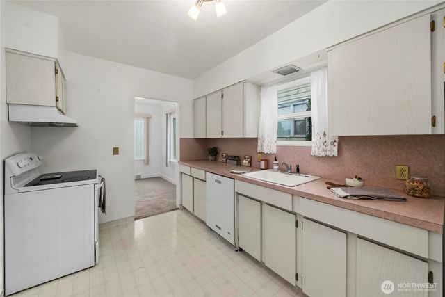 1555 High Avenue, Bremerton, WA 98337