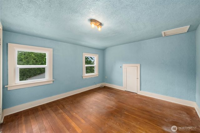 1555 High Avenue, Bremerton, WA 98337