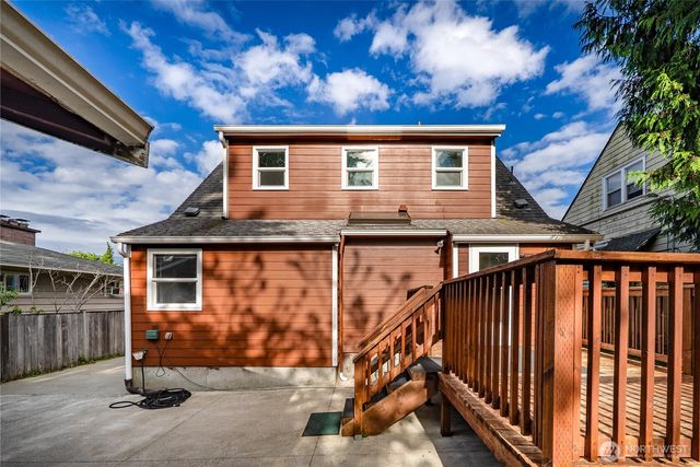 1555 High Avenue, Bremerton, WA 98337