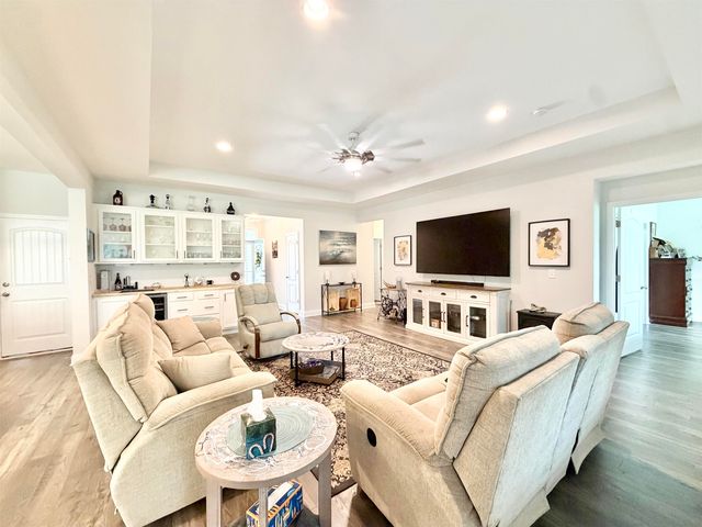 387 Dunbarton Ln., Conway, SC 29526