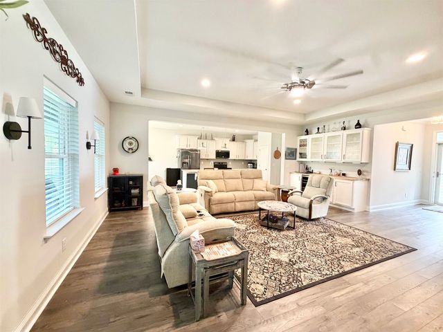 387 Dunbarton Ln., Conway, SC 29526