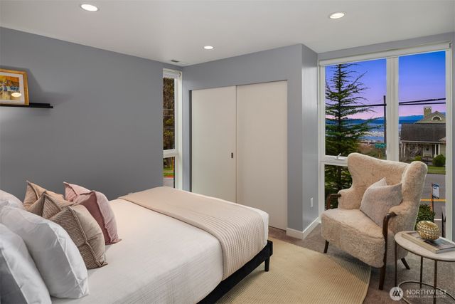 1400 Olympic Way W, Seattle, WA 98119
