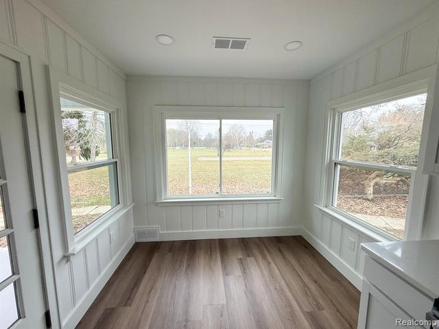 6076 Hugh Street, Burton, MI 48509