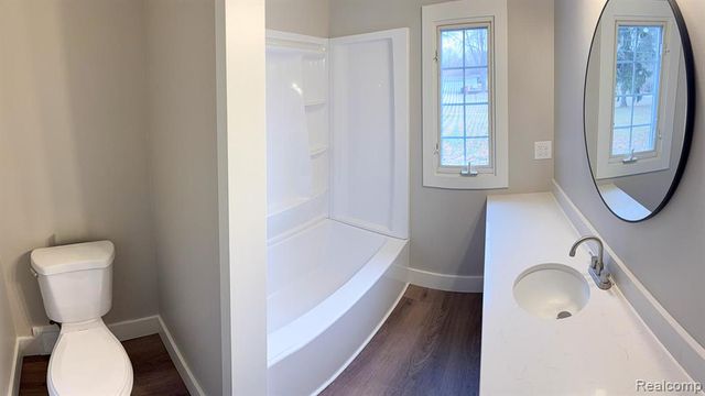 6076 Hugh Street, Burton, MI 48509