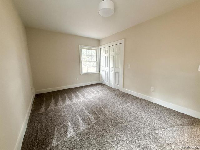 6076 Hugh Street, Burton, MI 48509