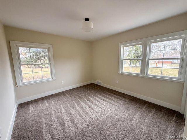 6076 Hugh Street, Burton, MI 48509