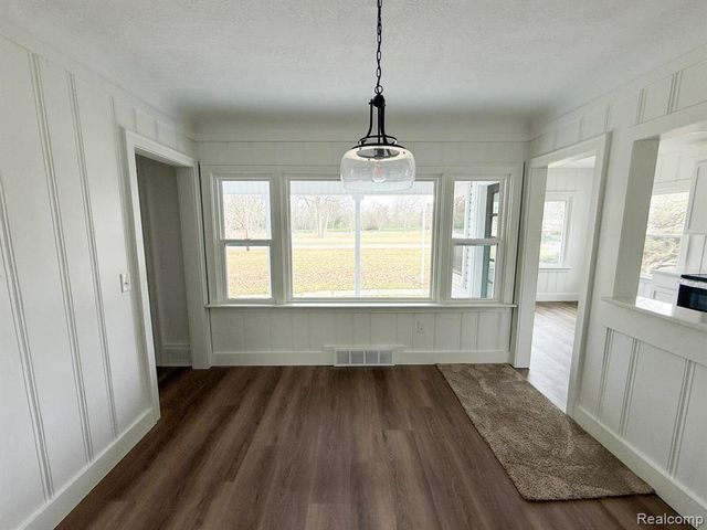 6076 Hugh Street, Burton, MI 48509