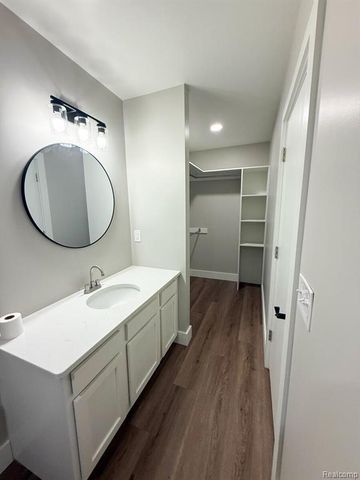 6076 Hugh Street, Burton, MI 48509