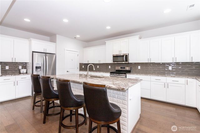 27432 14th Place S, Des Moines, WA 98198