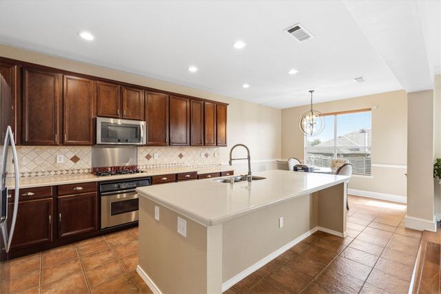 306 Dover Heights Trail, Mansfield, TX 76063