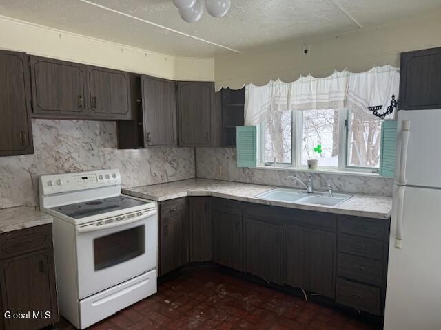 18 Pickering Lane, Troy, NY 12180