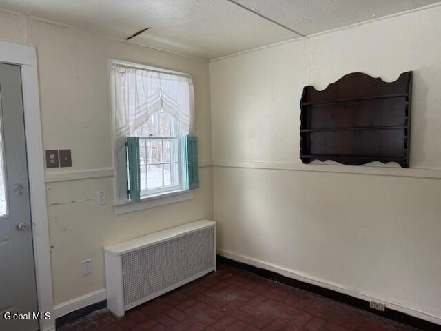 18 Pickering Lane, Troy, NY 12180