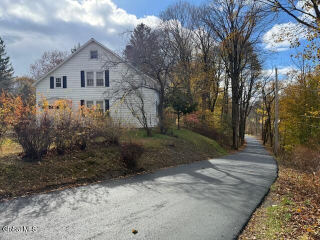 18 Pickering Lane, Troy, NY 12180